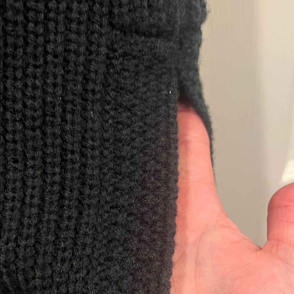 Trouve’ Black Knit Sleeveless Tunic Top - Picture 6 of 7